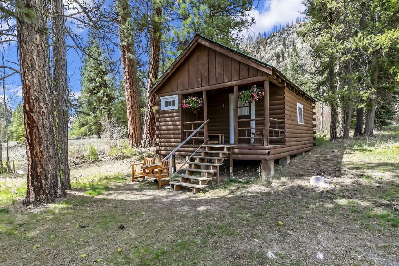 Sawtooth Lodge Stanley Bagian luar foto