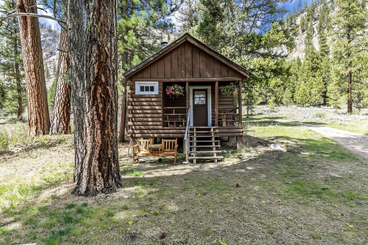 Sawtooth Lodge Stanley Bagian luar foto