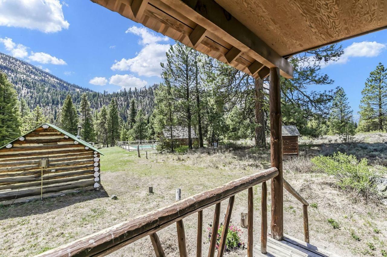 Sawtooth Lodge Stanley Bagian luar foto