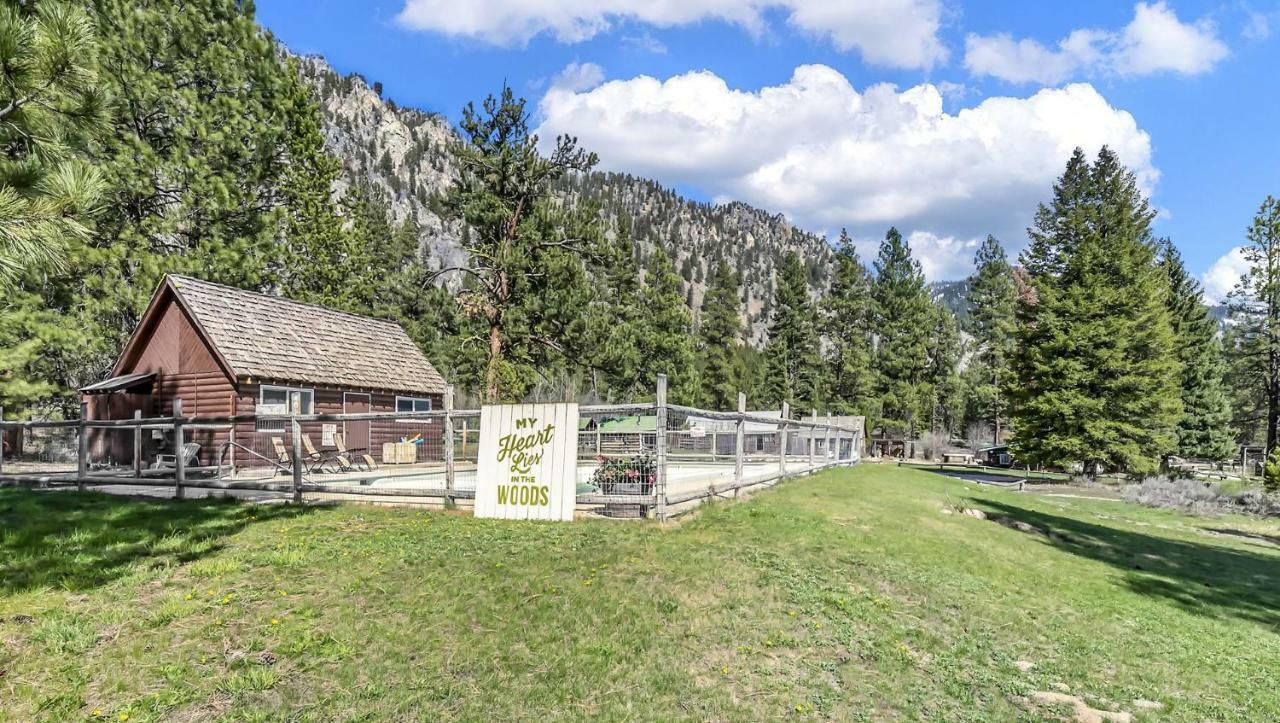 Sawtooth Lodge Stanley Bagian luar foto