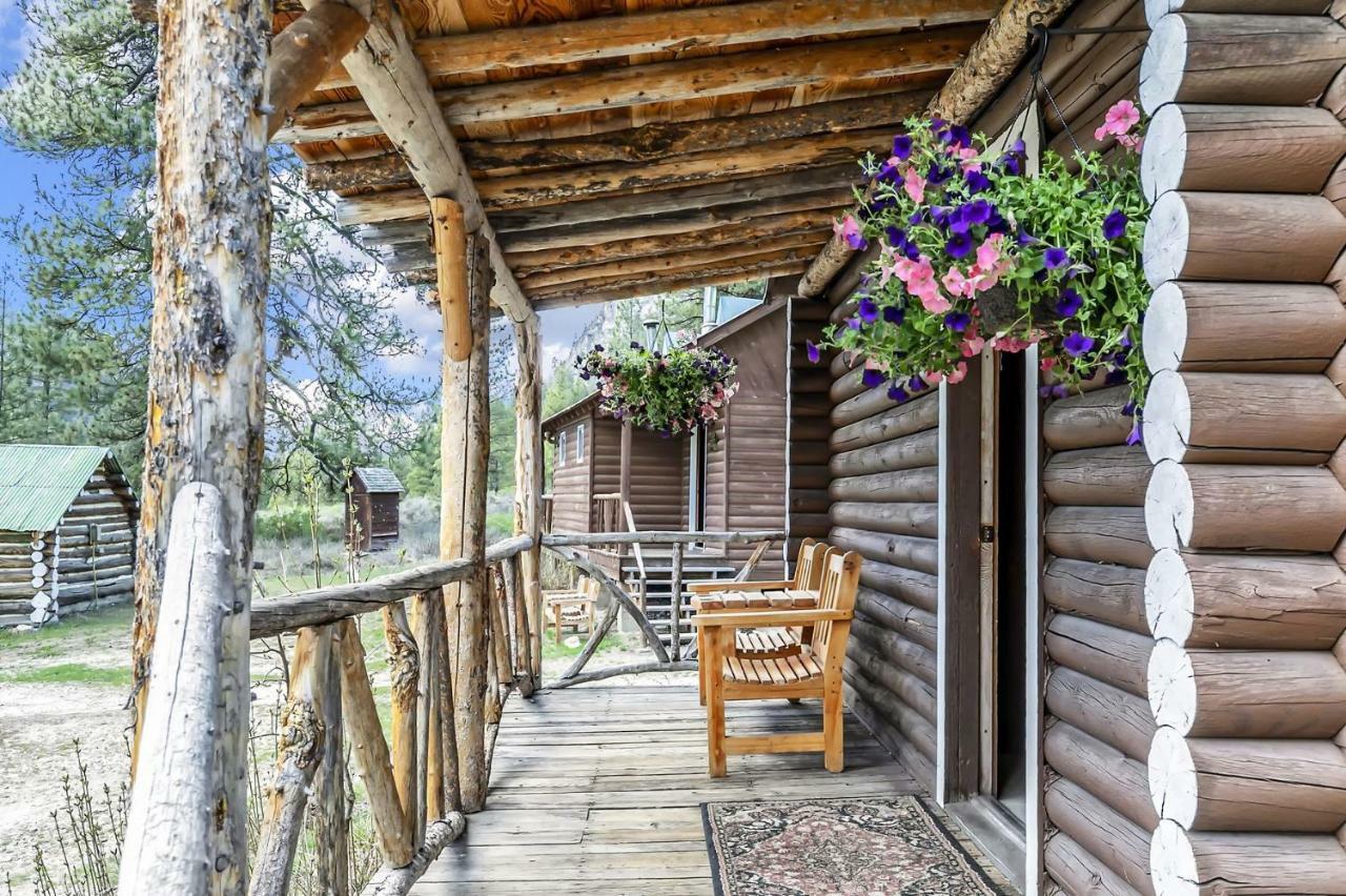 Sawtooth Lodge Stanley Bagian luar foto