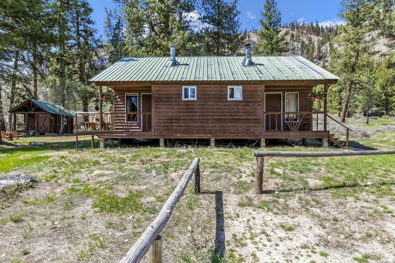 Sawtooth Lodge Stanley Bagian luar foto