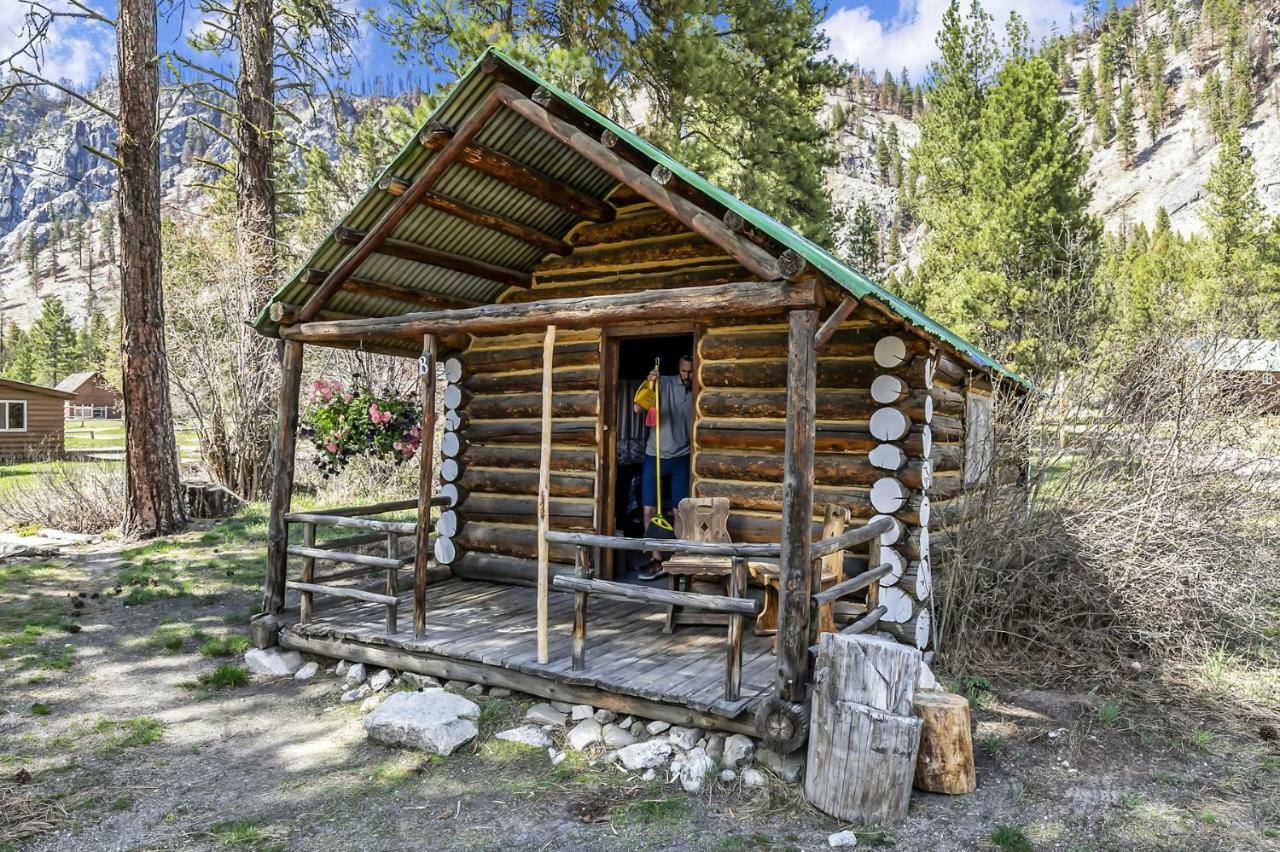 Sawtooth Lodge Stanley Bagian luar foto