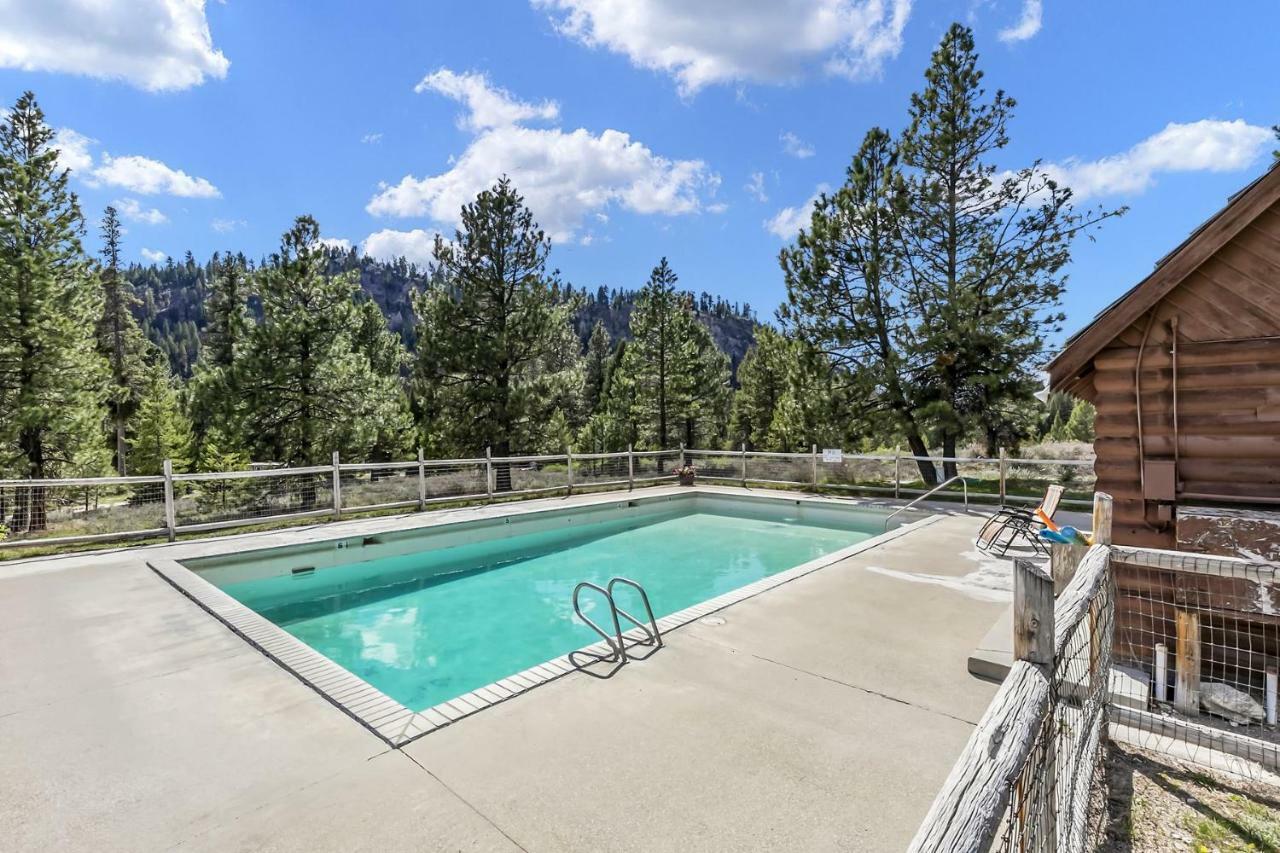 Sawtooth Lodge Stanley Bagian luar foto